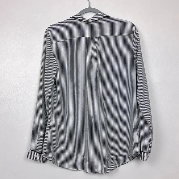 Banana Republic New Women’s M Collared Navy Blue Striped Long Sleeve Blouse - Picture 2 of 8